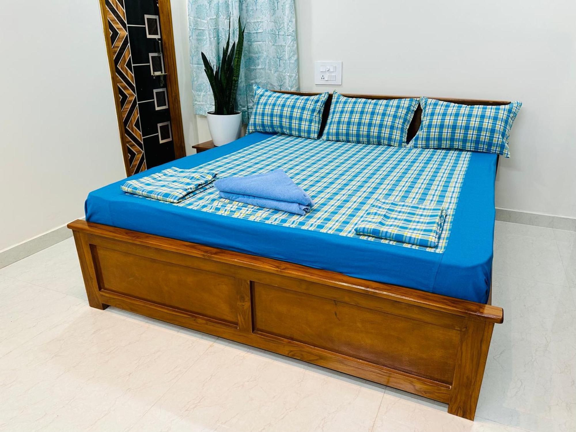 Truelife - 3Bhk Family Suites - Ps4 Pure Veg Restaurant On The Way To Balaji Temple - 2500 Sft Large Signature Apartment - Modular Kitchen - Super Fast Wifi, Smart Tv, 250 Jio Channels - Parking - Easy Access To All Temples - Top Service With Lots Of טירופאטי מראה חיצוני תמונה