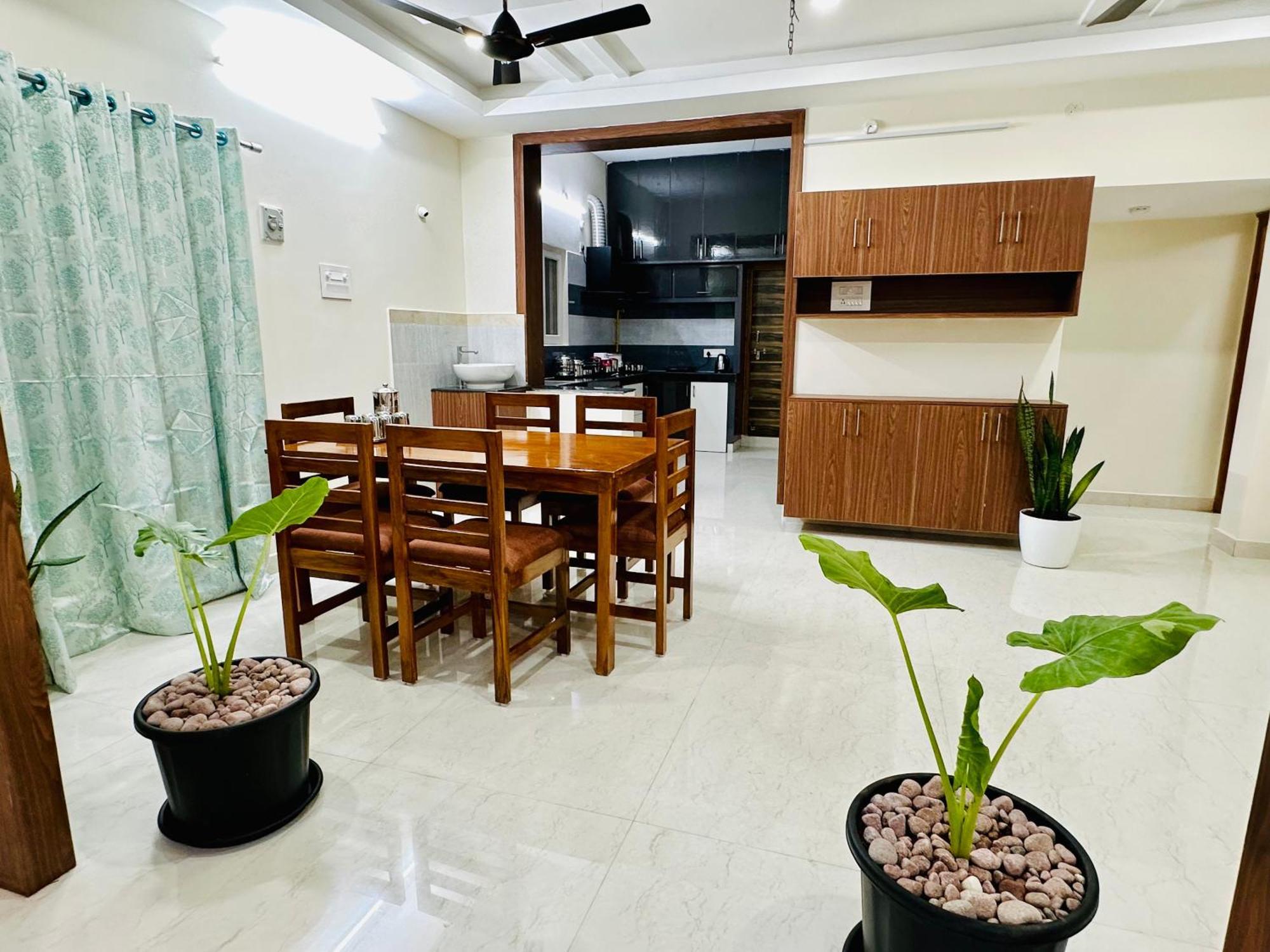 Truelife - 3Bhk Family Suites - Ps4 Pure Veg Restaurant On The Way To Balaji Temple - 2500 Sft Large Signature Apartment - Modular Kitchen - Super Fast Wifi, Smart Tv, 250 Jio Channels - Parking - Easy Access To All Temples - Top Service With Lots Of טירופאטי מראה חיצוני תמונה
