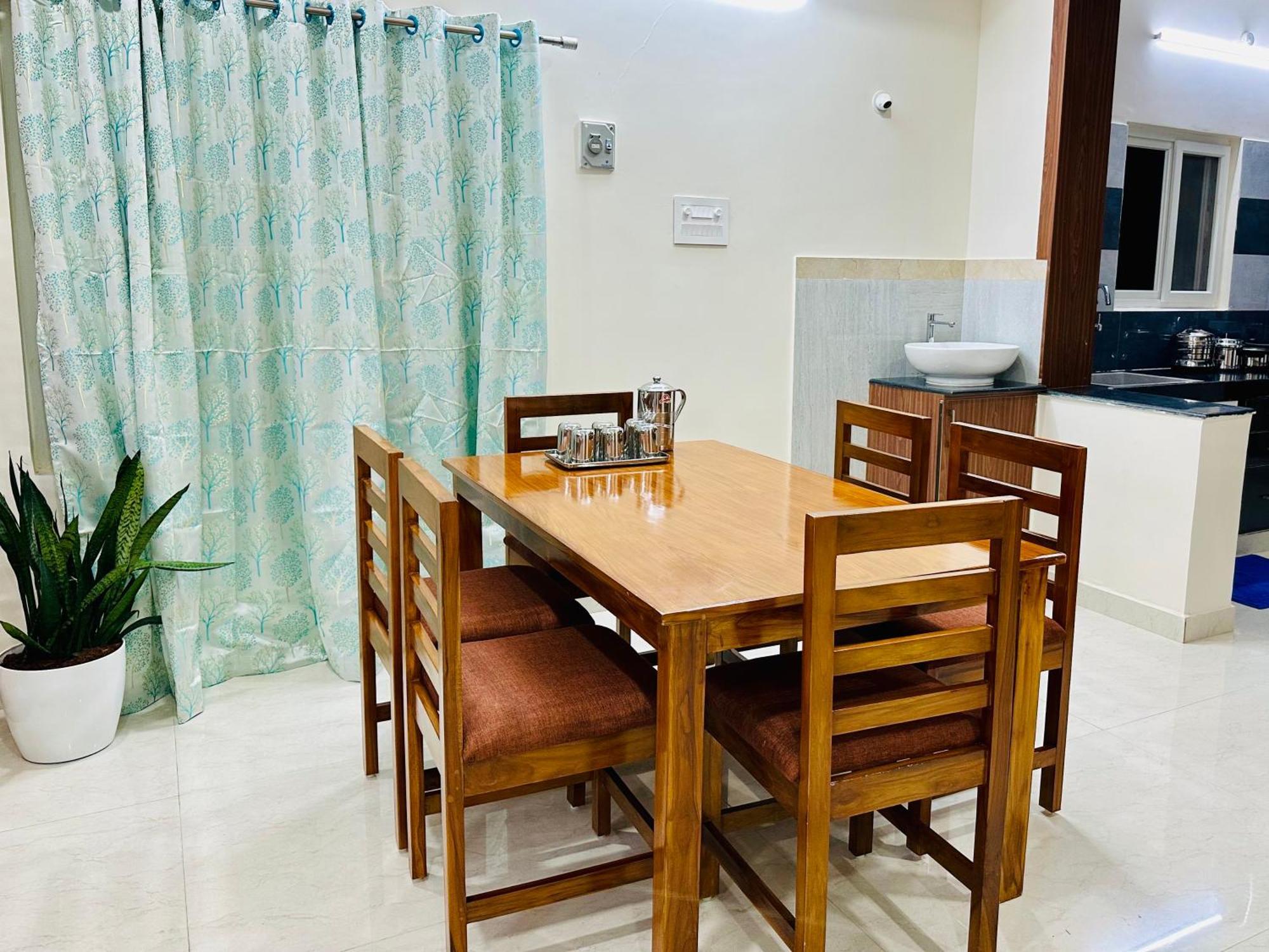 Truelife - 3Bhk Family Suites - Ps4 Pure Veg Restaurant On The Way To Balaji Temple - 2500 Sft Large Signature Apartment - Modular Kitchen - Super Fast Wifi, Smart Tv, 250 Jio Channels - Parking - Easy Access To All Temples - Top Service With Lots Of טירופאטי מראה חיצוני תמונה